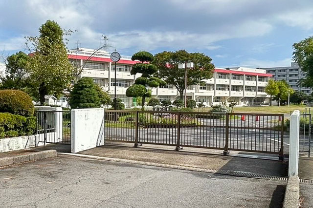 玉造小学校徒歩約8分